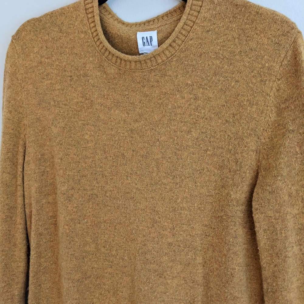 GAP Sweater
